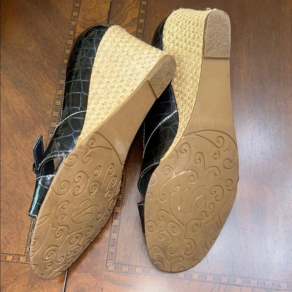 Brighton Black Women's Shoes - Picture 5 of 5